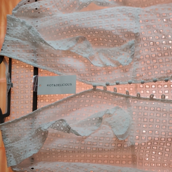 Hot & Delicious white eyelet top - Picture 2 of 4